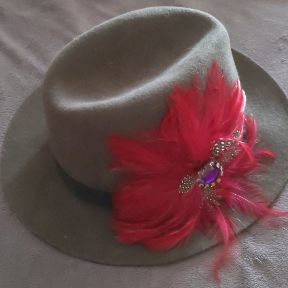 Gorgeous fedora hat.
